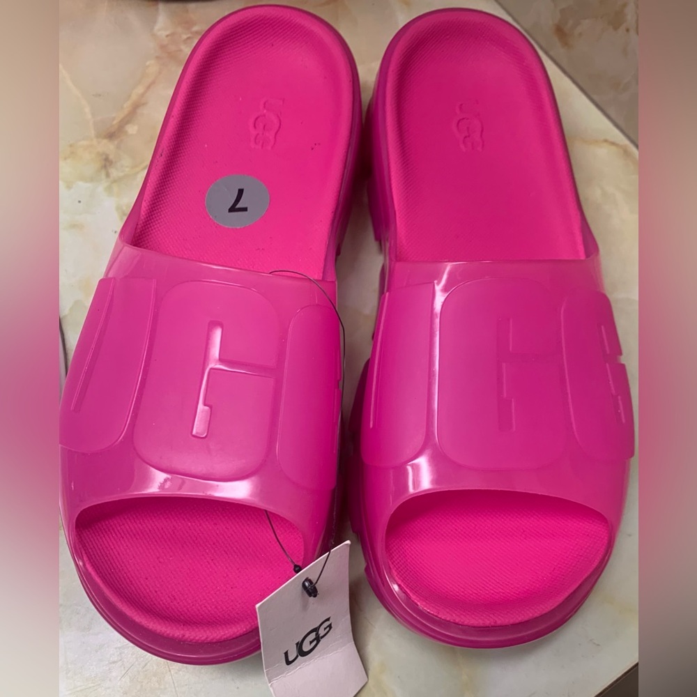 Ugg Sandals Women's Size 7 without box